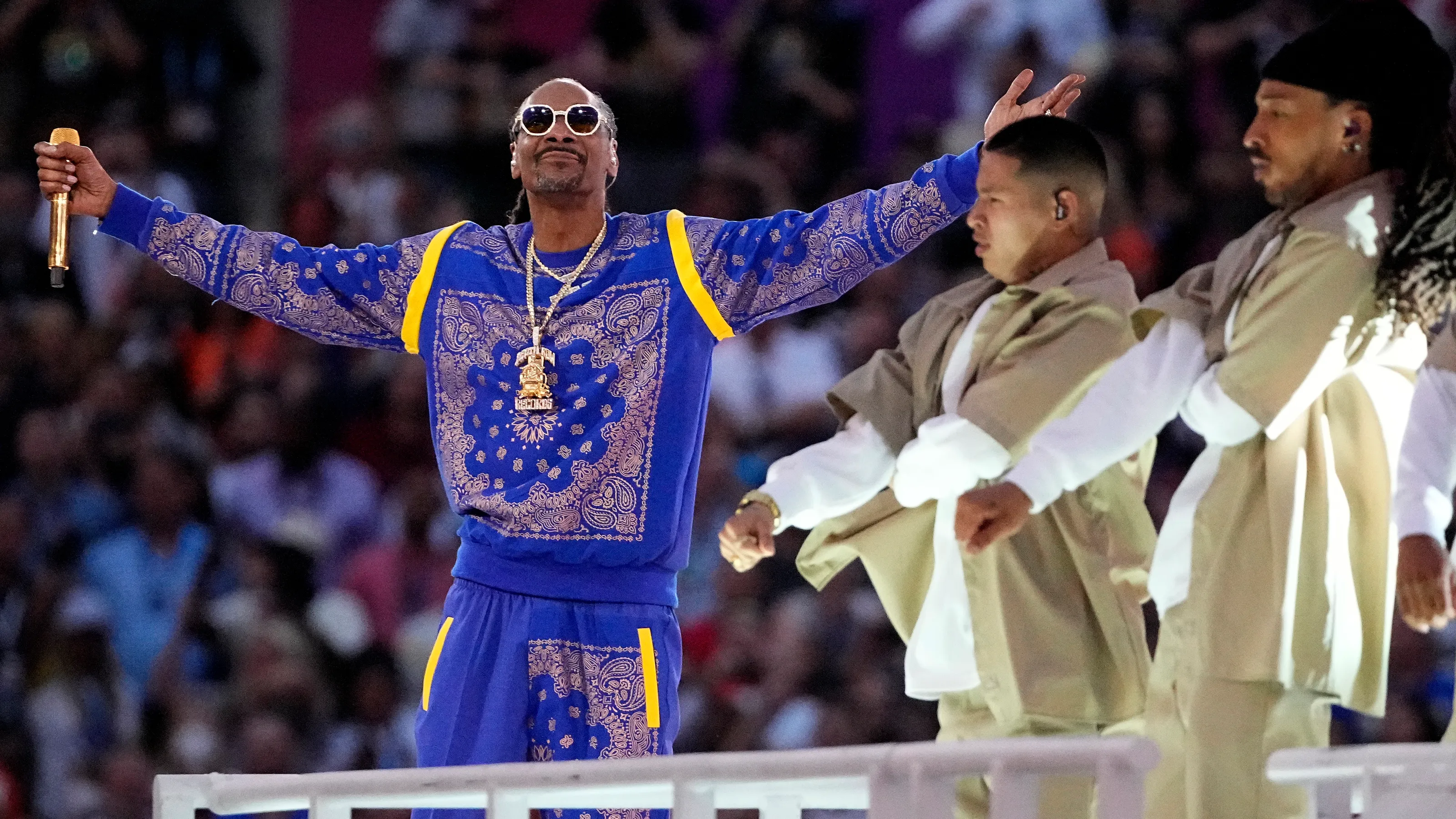 Featured image for Snoop Dogg to Headline NFL Christmas Day Halftime Show