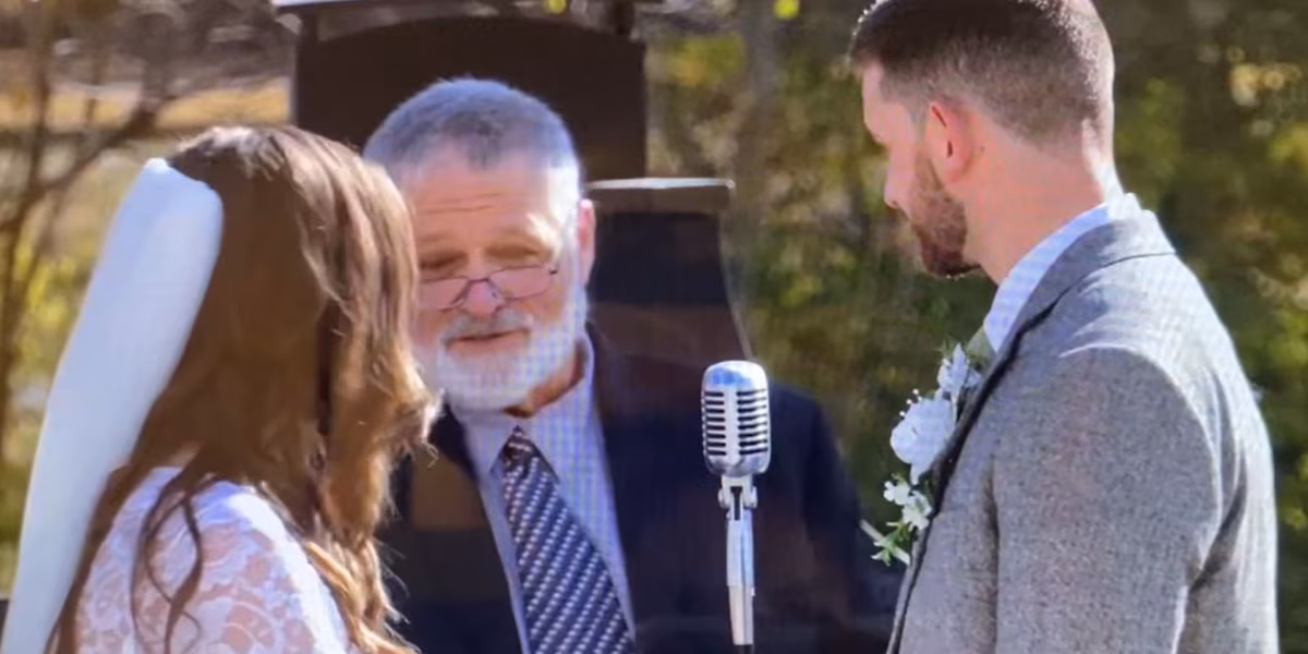 Middle TN Photographer Accused of Last-Minute Cancellation by Brides