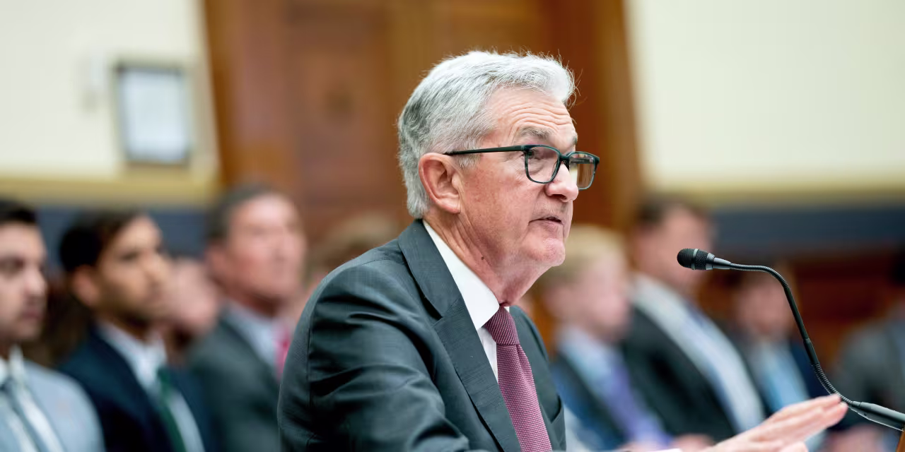 "Federal Reserve Continues to Navigate Policy Amidst Contradictions and Projections"