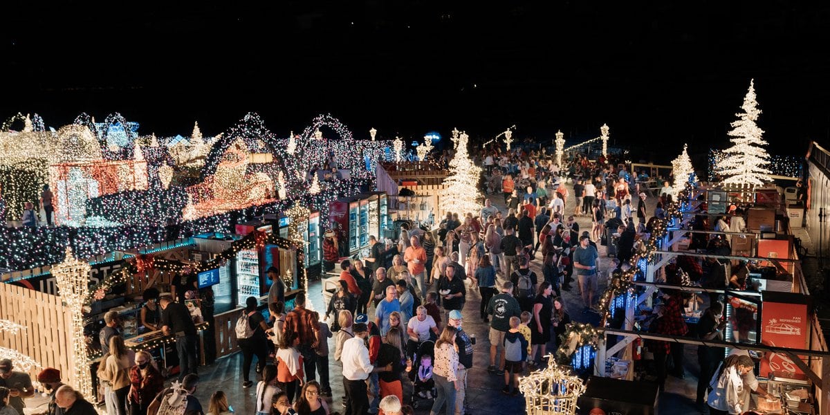 "KCK's Legends Field to Unveil World's Largest Christmas Lights Maze"