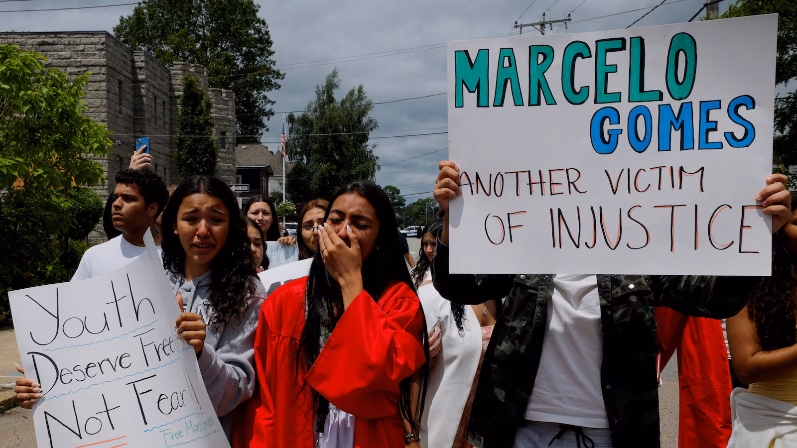 Massachusetts teen detained by ICE granted bond for release