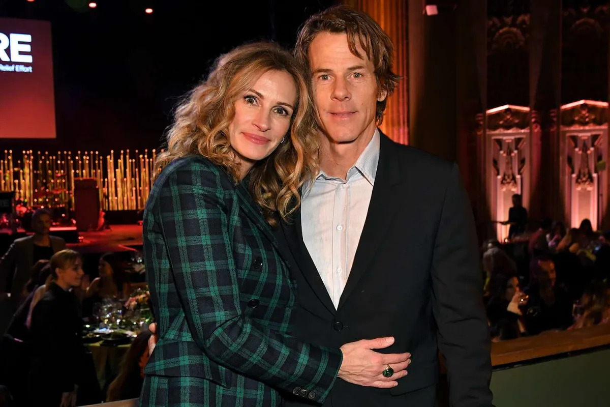 "Julia Roberts' Instagram Anniversary Snap with Husband Danny Moder"