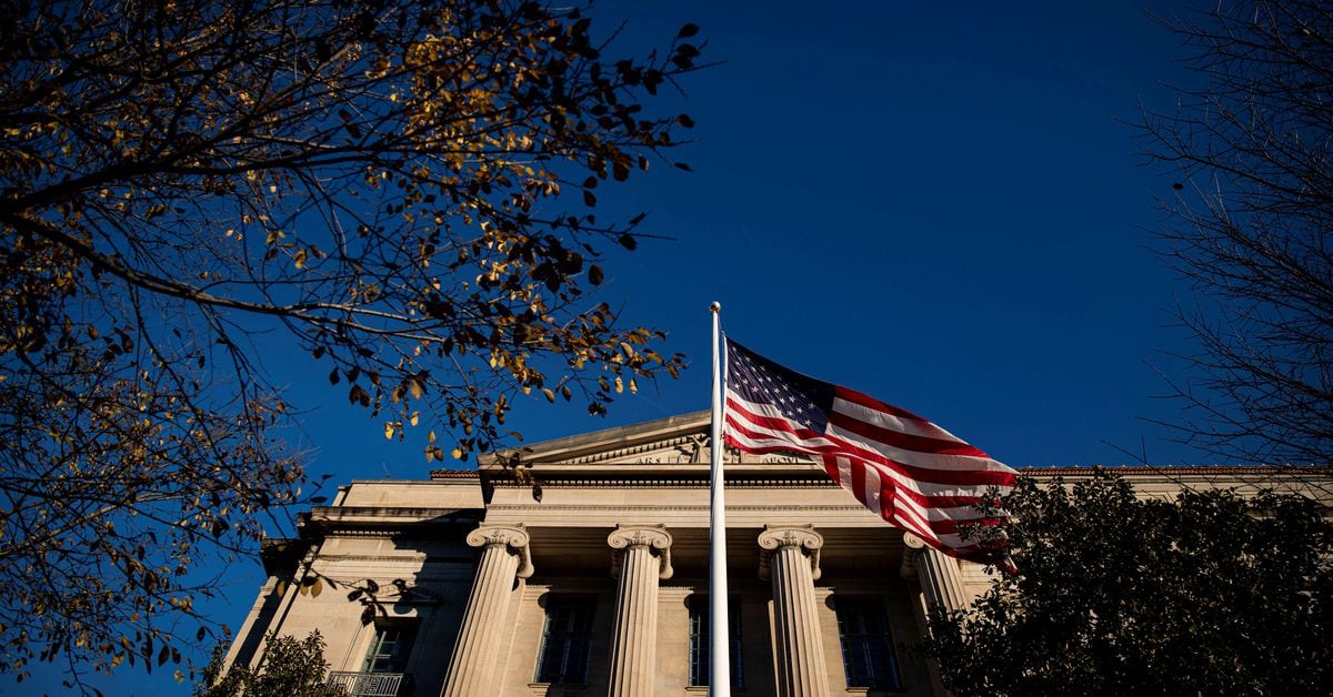 Former Apple Employee Charged with Stealing Tech and Fleeing to China