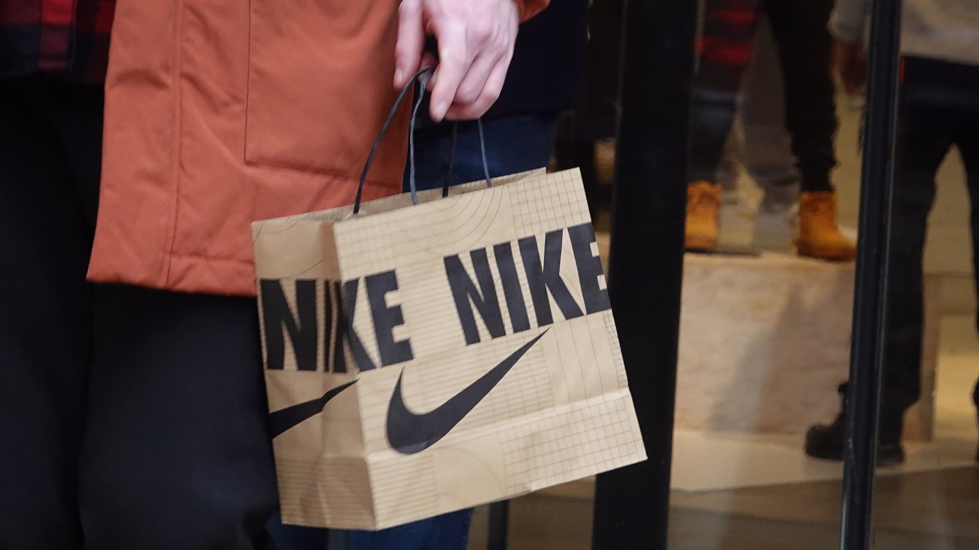 Nike's Q1 earnings beat expectations despite missing revenue projections