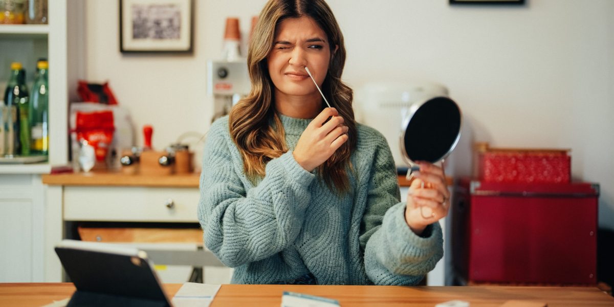 Featured image for The Disconnect: COVID Symptoms and Negative Tests - Experts Reveal Common Mistakes