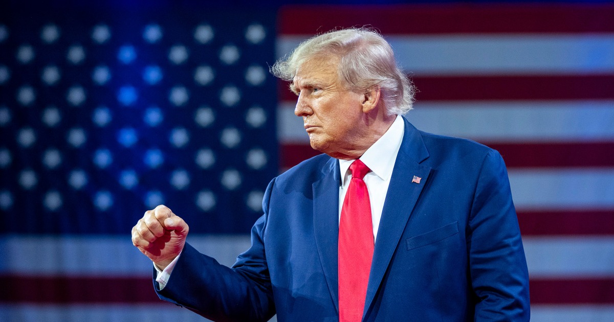 Featured image for Trump Maintains Dominance in Iowa Poll, Challengers Struggle to Catch Up