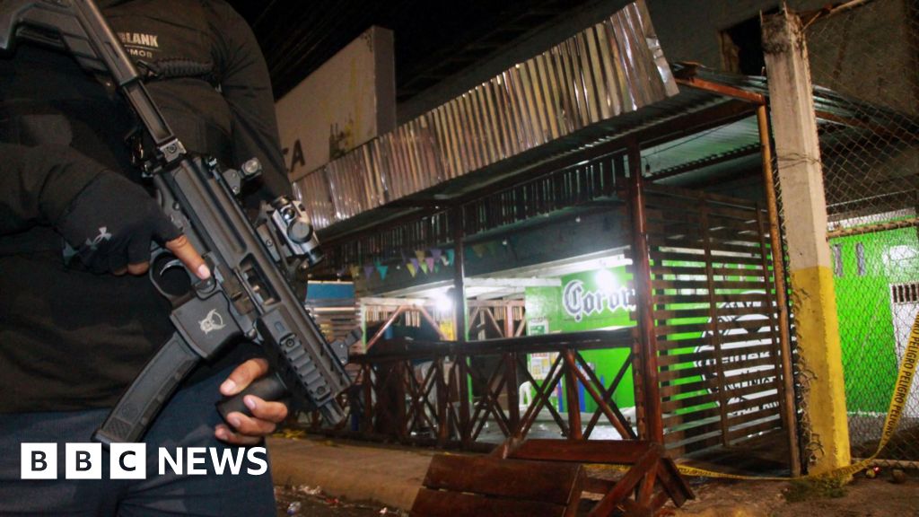 Featured image for Gunmen Kill 17 at Ecuador Bar in Attack