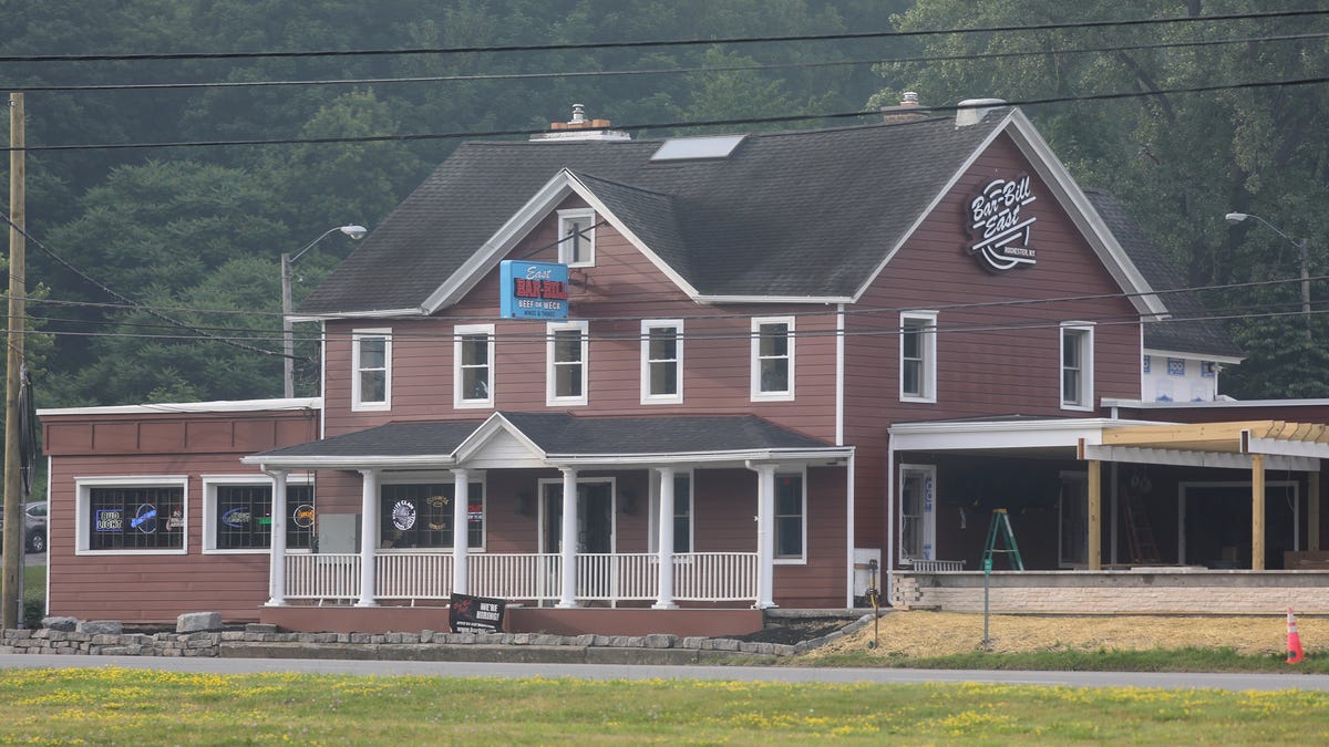 Featured image for New Bar-Bill Tavern Brings Excitement to Penfield NY