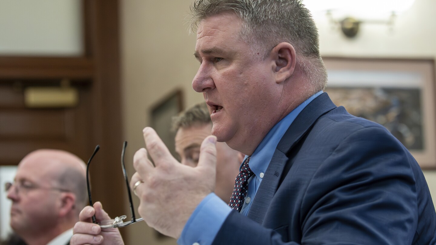 "Police Response to Maine Mass Shooting Under Intense Scrutiny Amid Information Leaks"