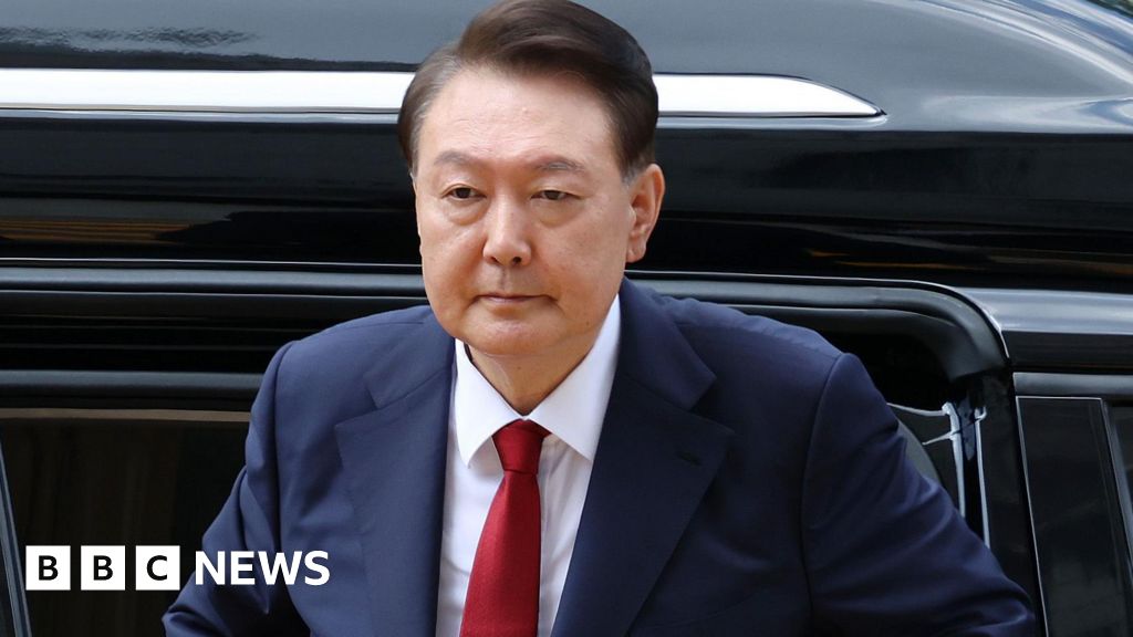 Featured image for South Korea's ex-president Yoon Suk Yeol rearrested over martial law bid