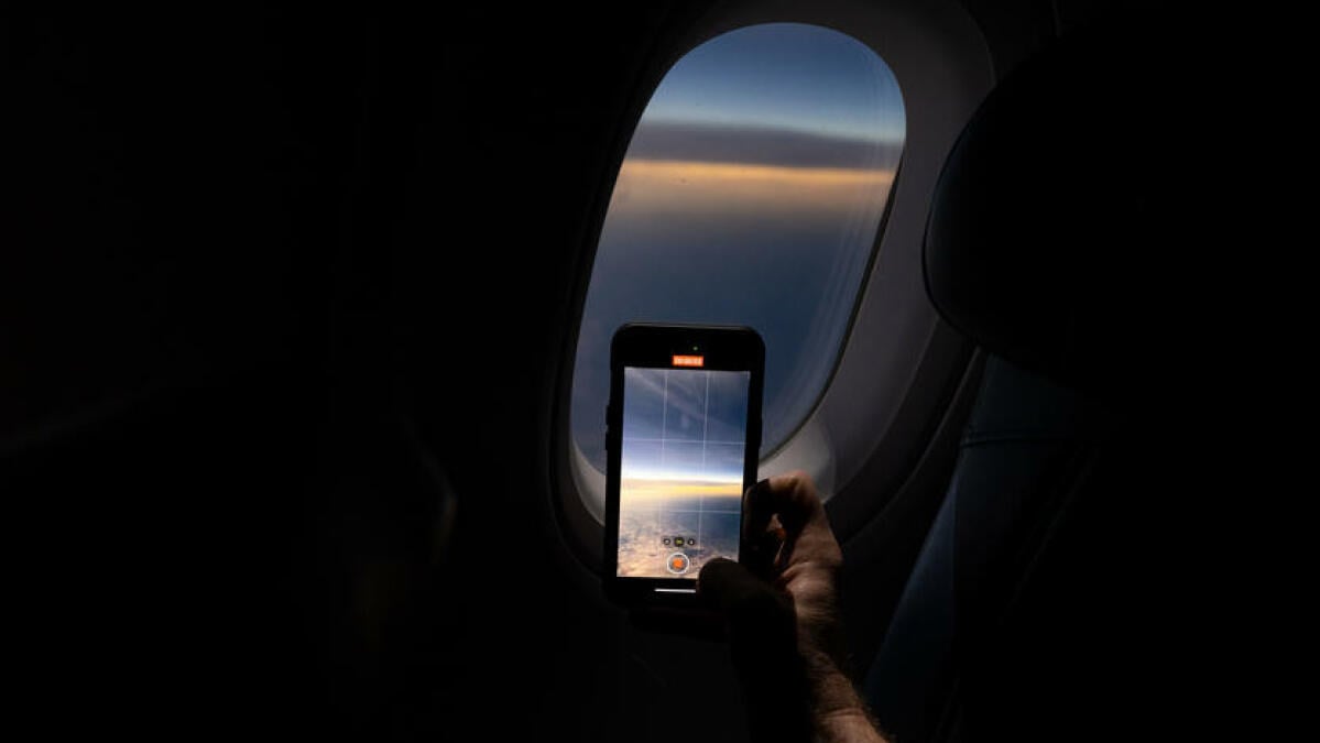 "High-Flying Views: Experiencing Solar Eclipses from 30,000 Feet"