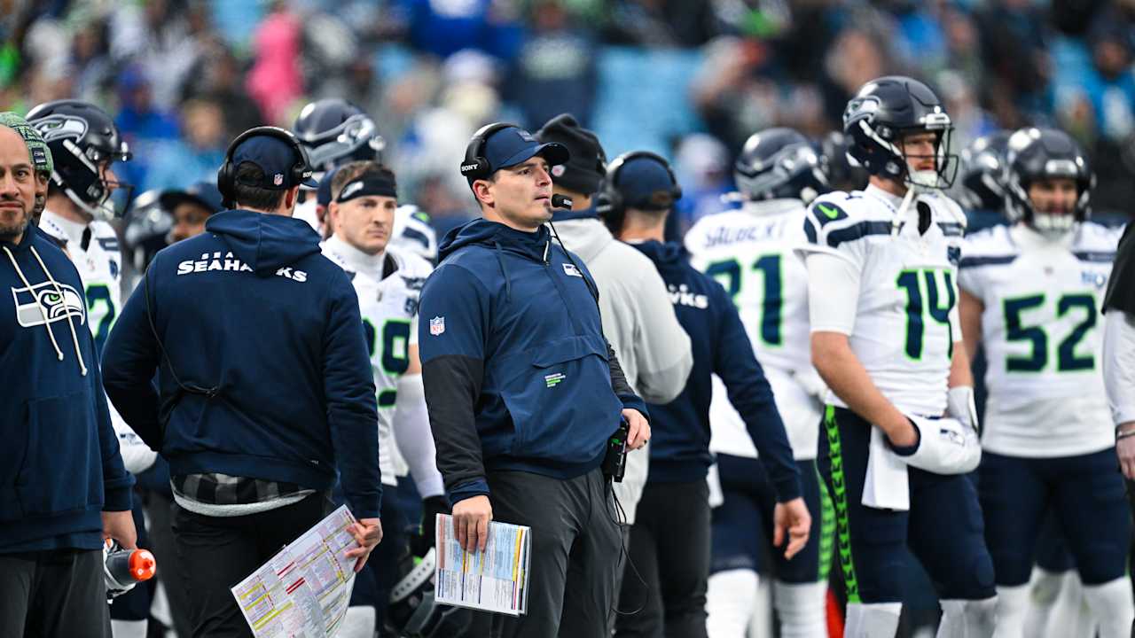 Featured image for NFL Week 17 Highlights: 49ers, Seahawks Clash for Top Seed Amid Playoff Push