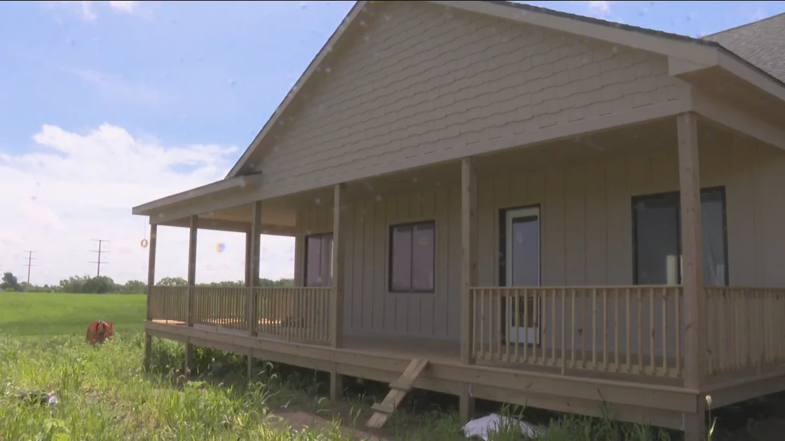 Omaha Contractor Communication Breakdowns Leave Families with Unfinished Homes