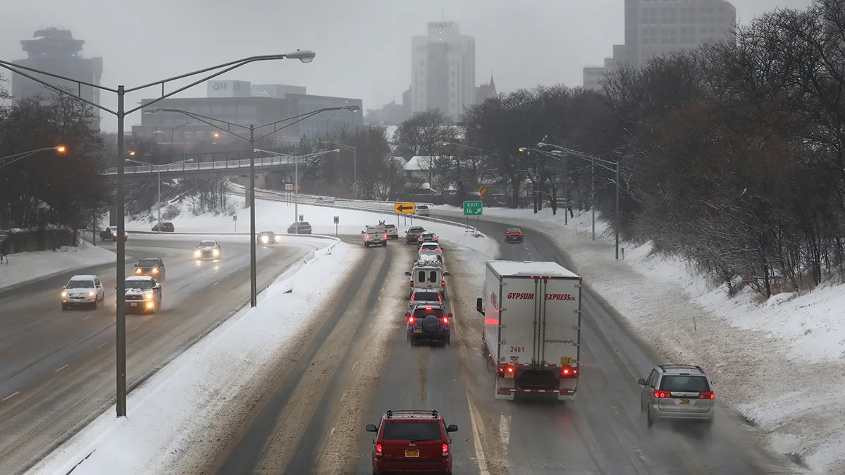 Featured image for Winter Storms Threaten Thanksgiving Travel Across US