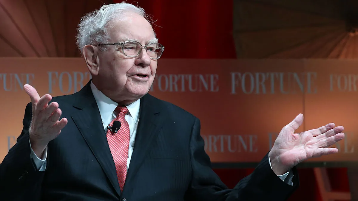 Featured image for Buffett's $24 Billion Sell-Off: Should Investors Follow His Lead?