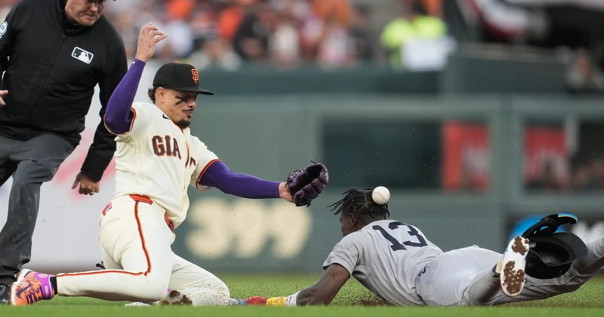 Vitello's Giants stumble in Netflix-hosted Opening Day blowout