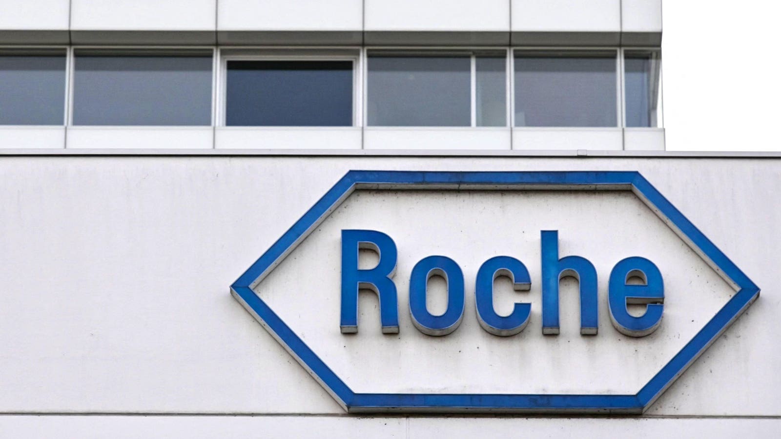 Featured image for Roche's $7.1 Billion Telavant Deal Brings Hope for Bowel Disease Treatment