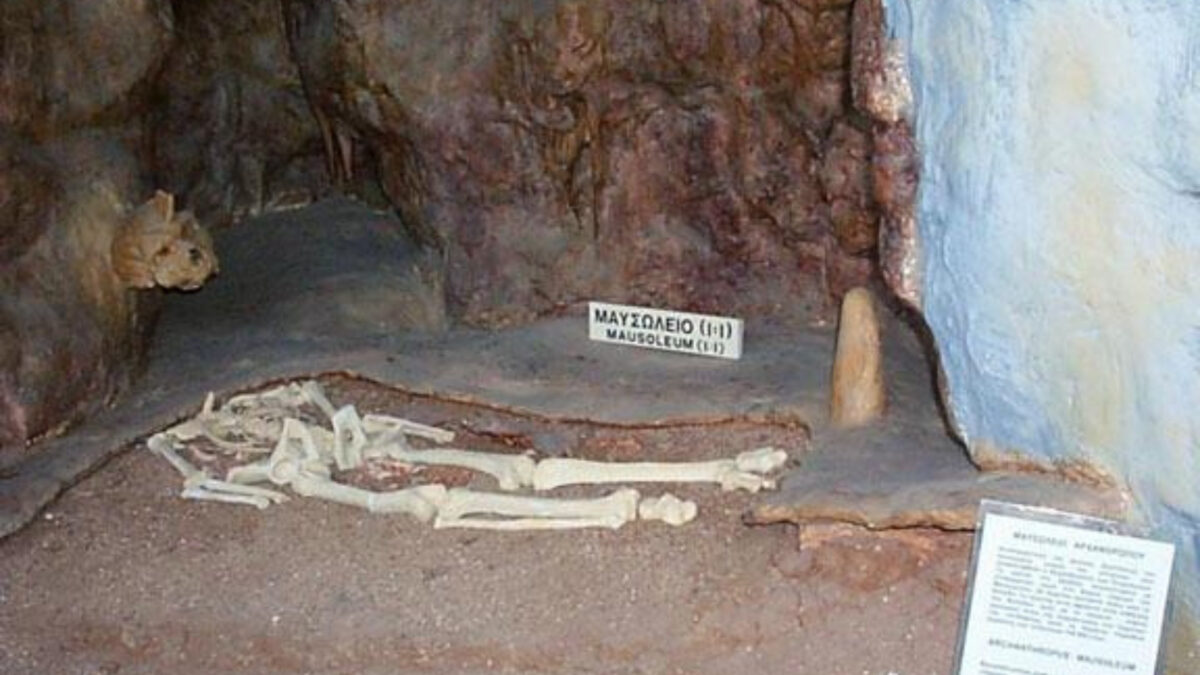 Featured image for Ancient Mysterious Skull Fused to Cave Wall Challenges Human Evolution Understanding