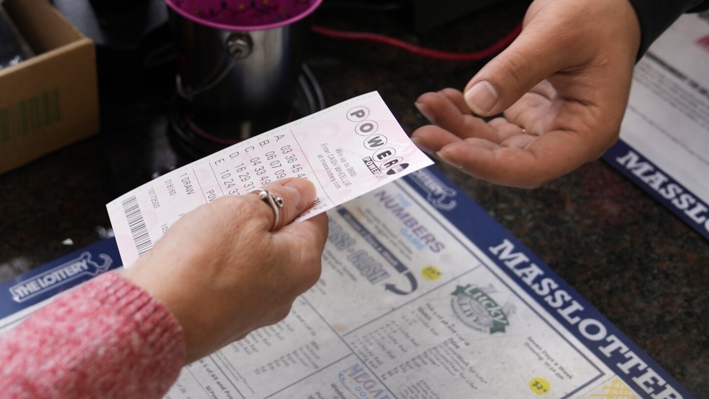"Powerball Jackpot Soars to Nearly $1 Billion as Big Winner Eludes Players Again"