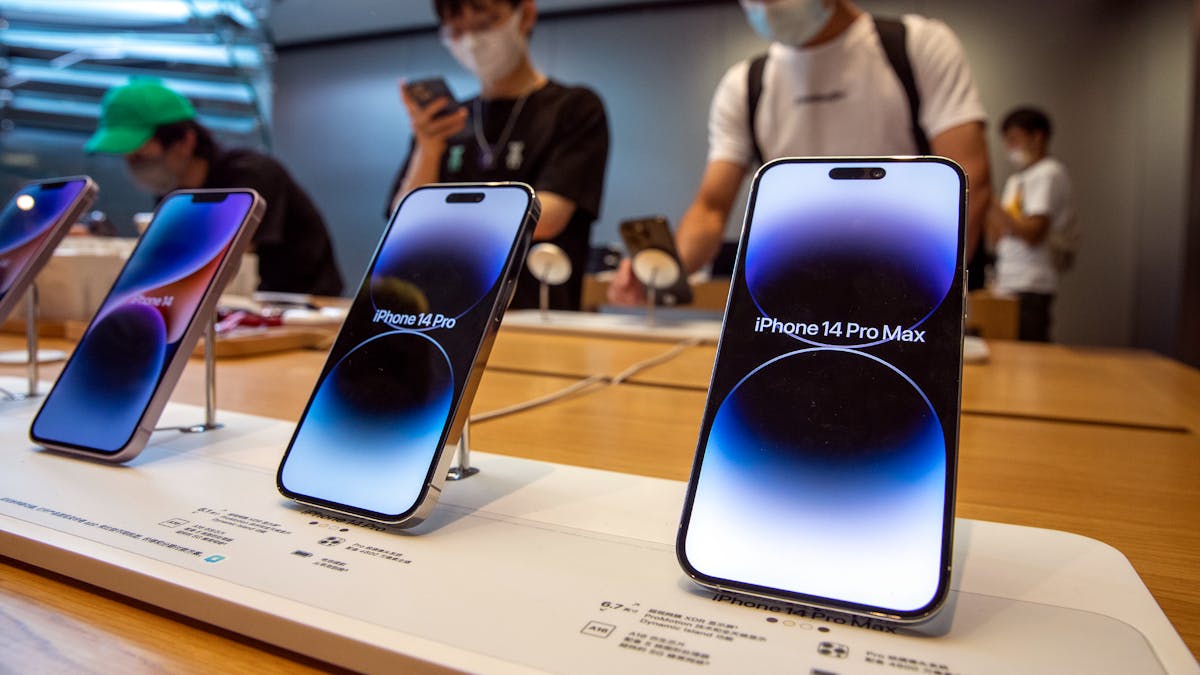 Apple's iPhone 15 Pro Launch Faces Manufacturing Challenges and Potential Delays