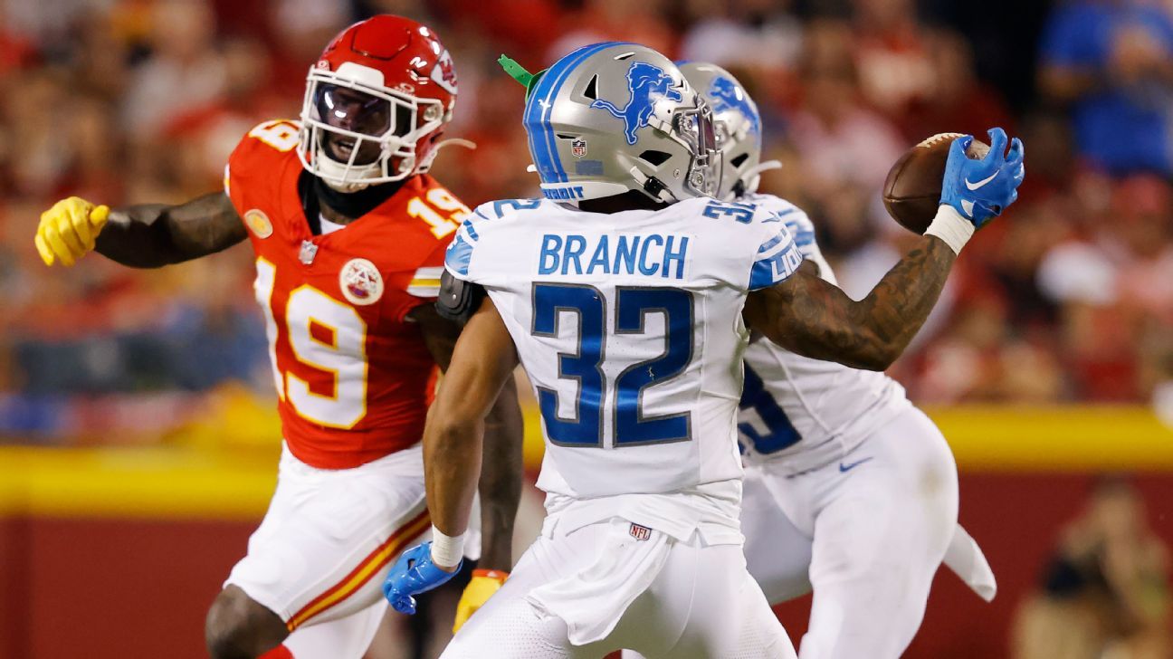 Featured image for Chiefs' Andy Reid Takes Blame for Toney's Drops in Loss to Lions