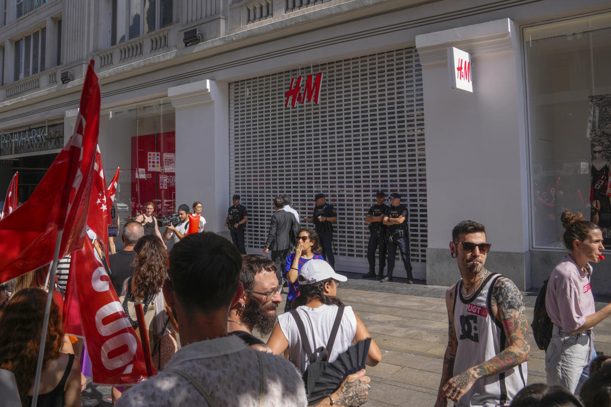 Featured image for H&M stores in Spain shut down as workers demand higher pay