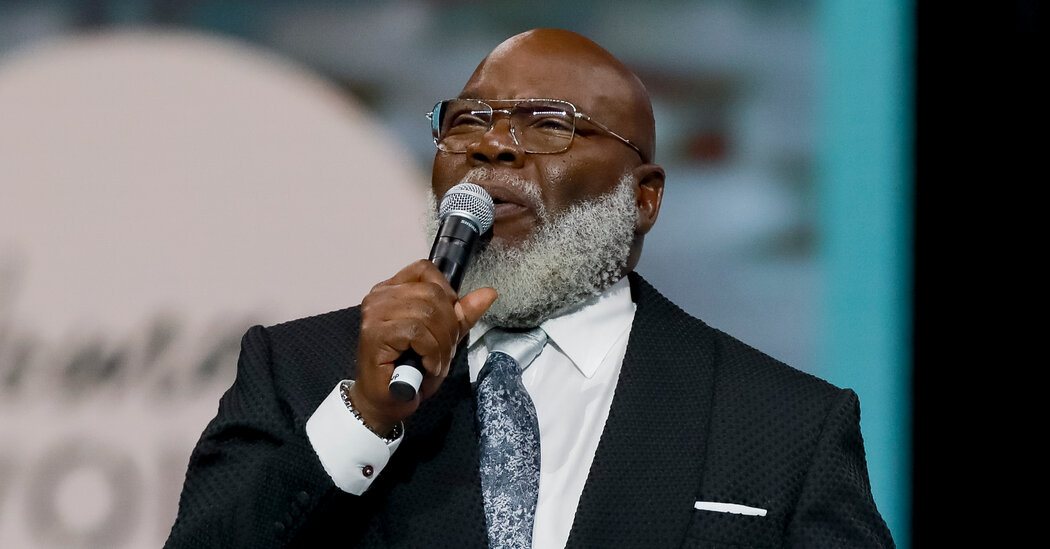 Featured image for T.D. Jakes Recovering After Health Scare During Sermon
