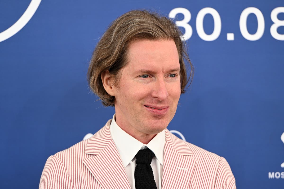 Featured image for "Uncovering Wes Anderson's Absence and Unseen Moments at Oscars 2024"