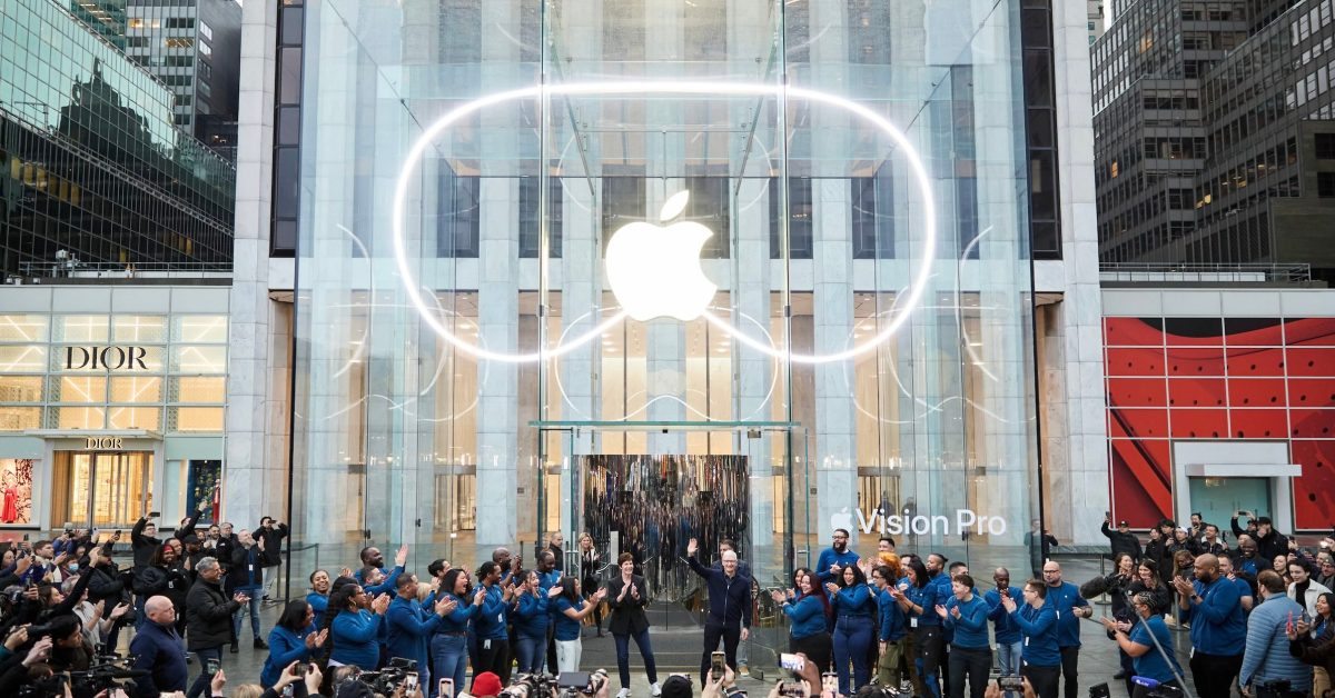 "Tim Cook's Memo, Vision Pro Launch, and the Future of Apple's VR Headset"