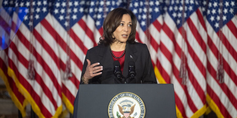 US Commits to International Moon Landing, Emphasizes Cooperation