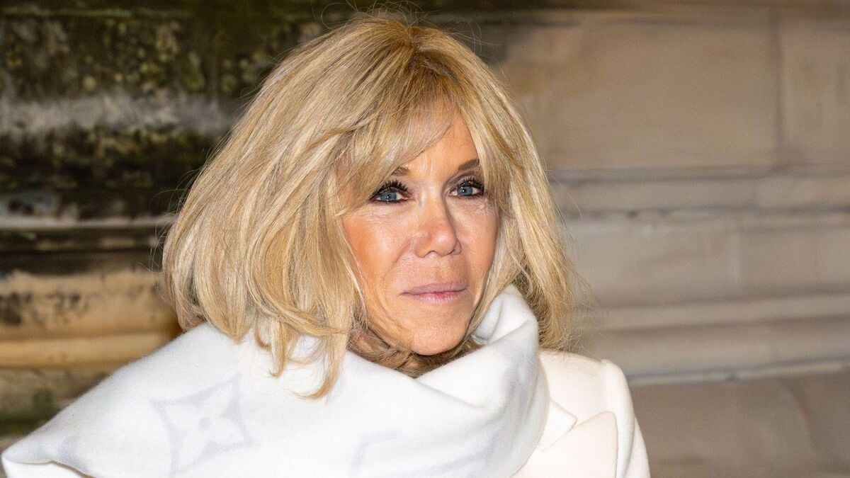 Featured image for Brigitte Macron's Secret Exercise for a Flat Stomach at 70