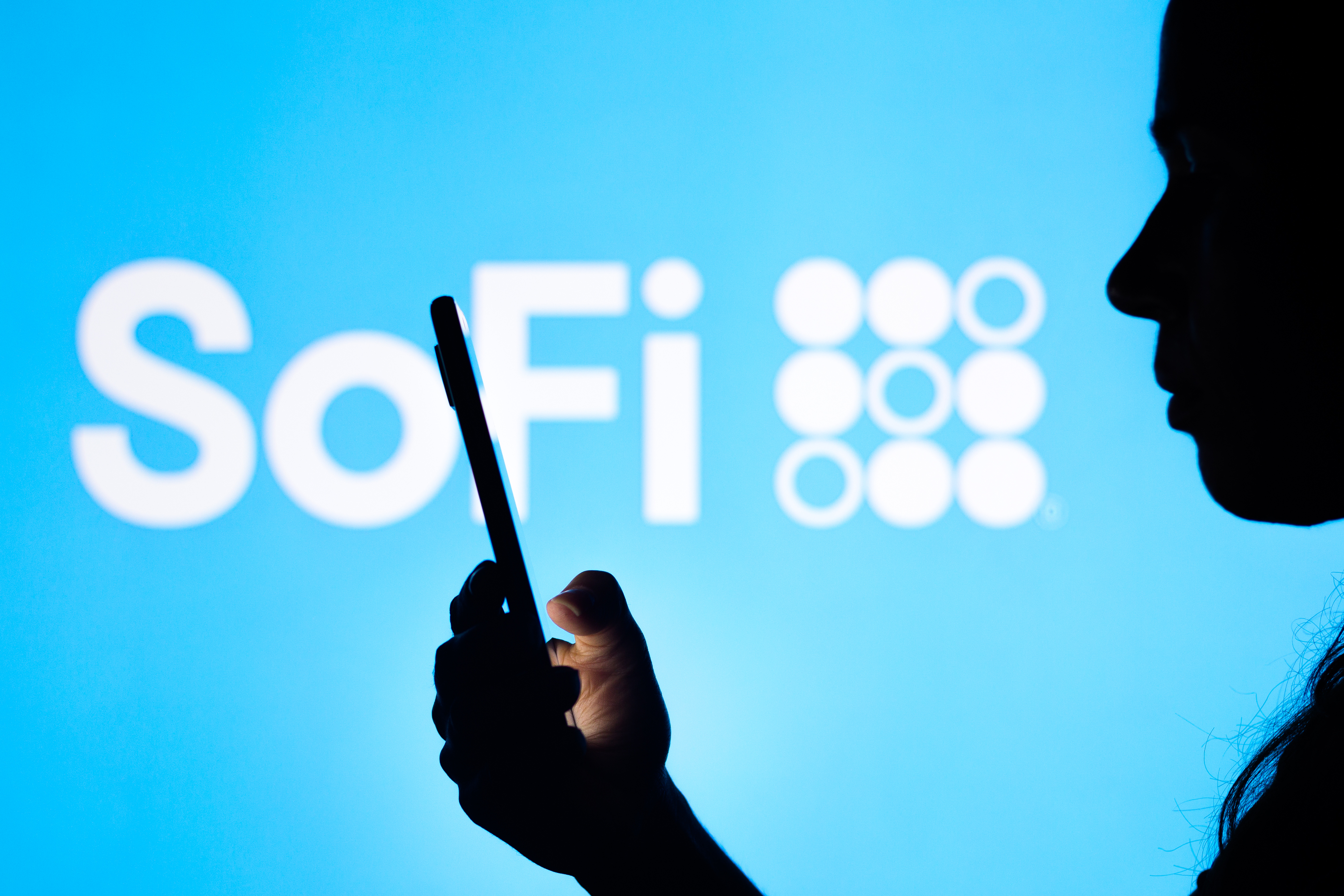 Featured image for SoFi Stock Plummets on Plan to Sell Convertible Bonds