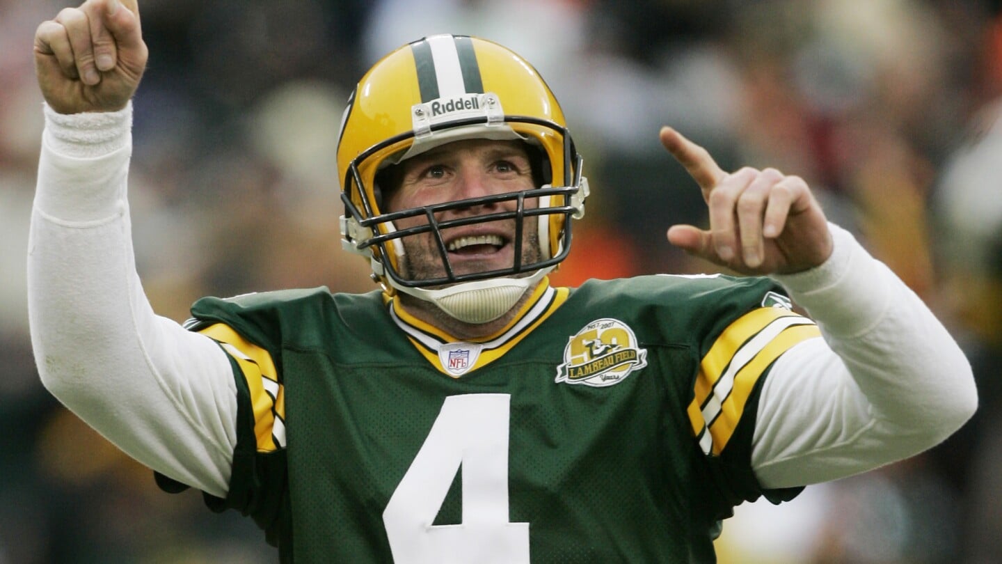 Featured image for Brett Favre and Mark Gastineau's Sack Record Showdown Revealed in New Documentary