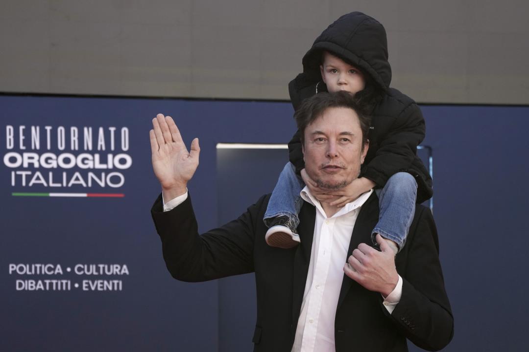 "Elon Musk Urges Increase in Italian Population to Address Migration"