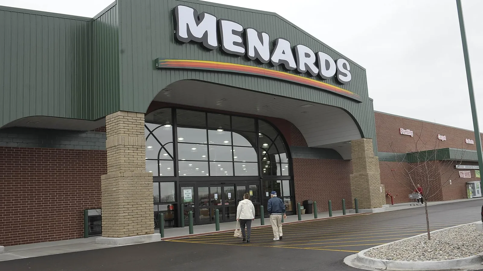 Menards settles multiple states over rebate and price gouging issues