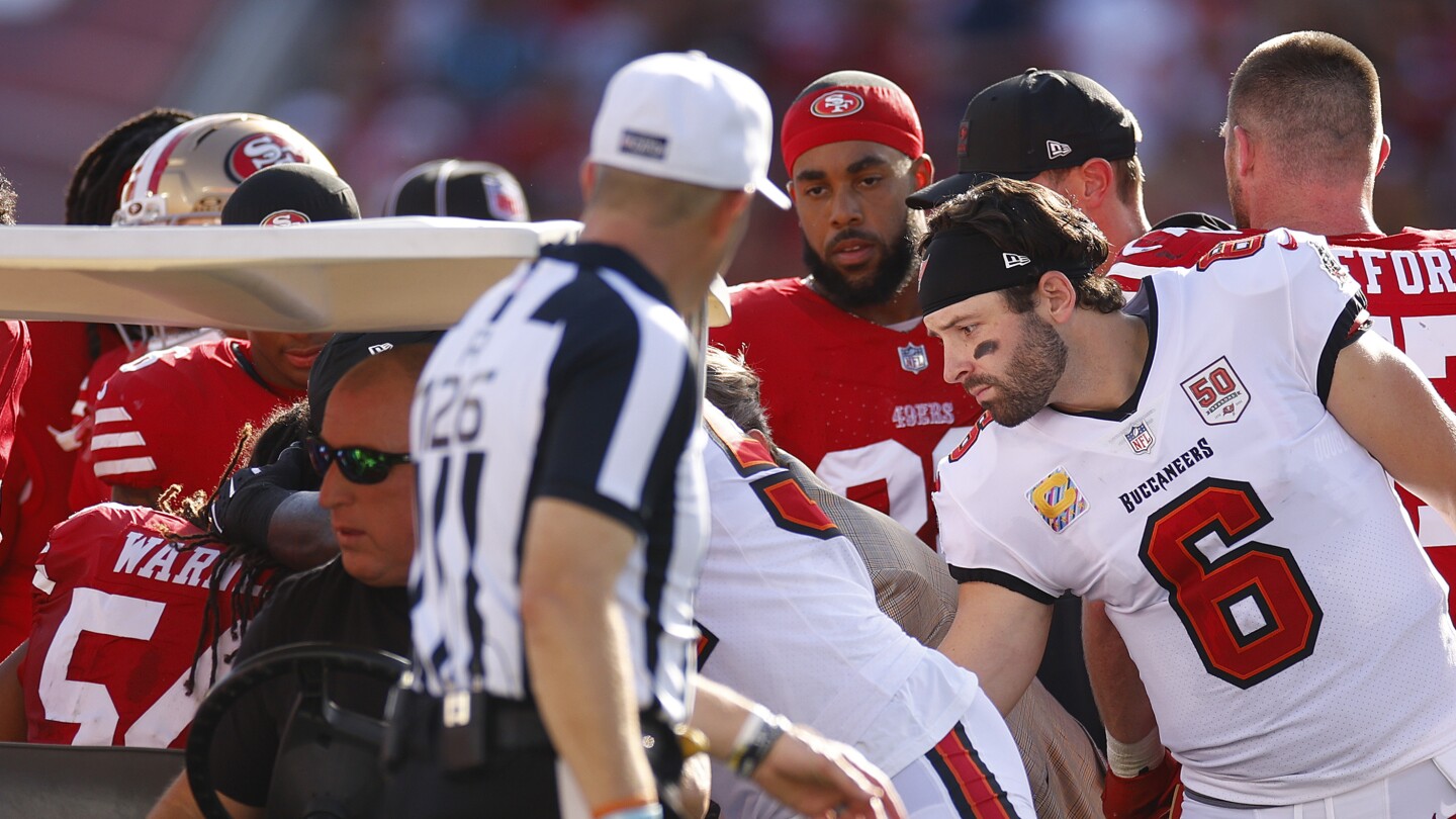 Featured image for 49ers trail Bucs 20-16 at halftime despite losing Fred Warner to injury