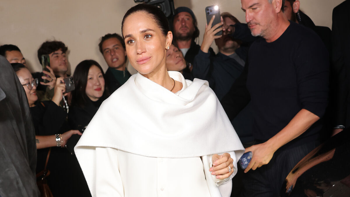Featured image for Meghan Markle's Paris Fashion Week Looks and Impact