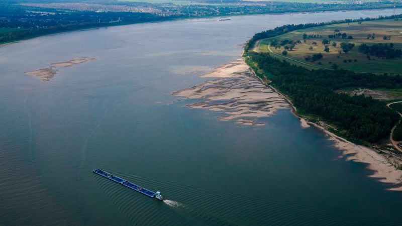 "Mississippi River Water Levels Plummet for Second Consecutive Year, Limiting Barge Shipping and Farmers' Crop Movement"