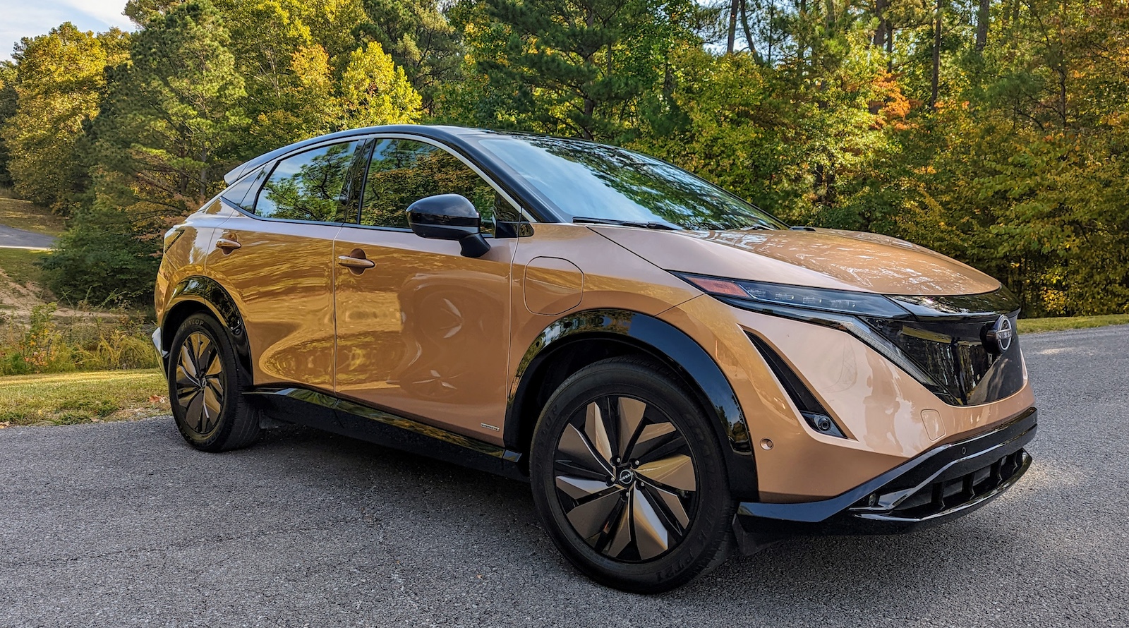 Featured image for Auto Industry Shifts as EV Incentives End and Sales Surge