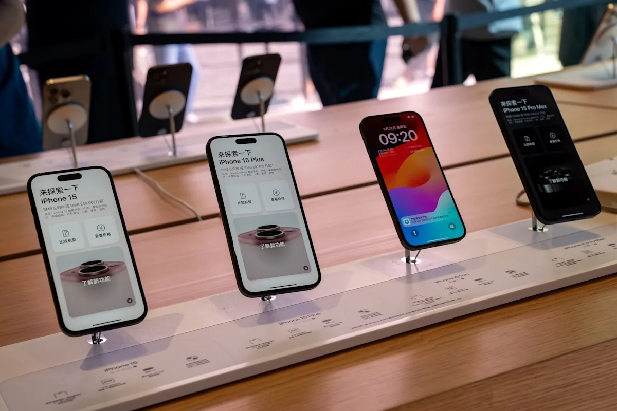 "Apple's iPhone Surges to Top Position in China's Smartphone Market Despite Challenges"