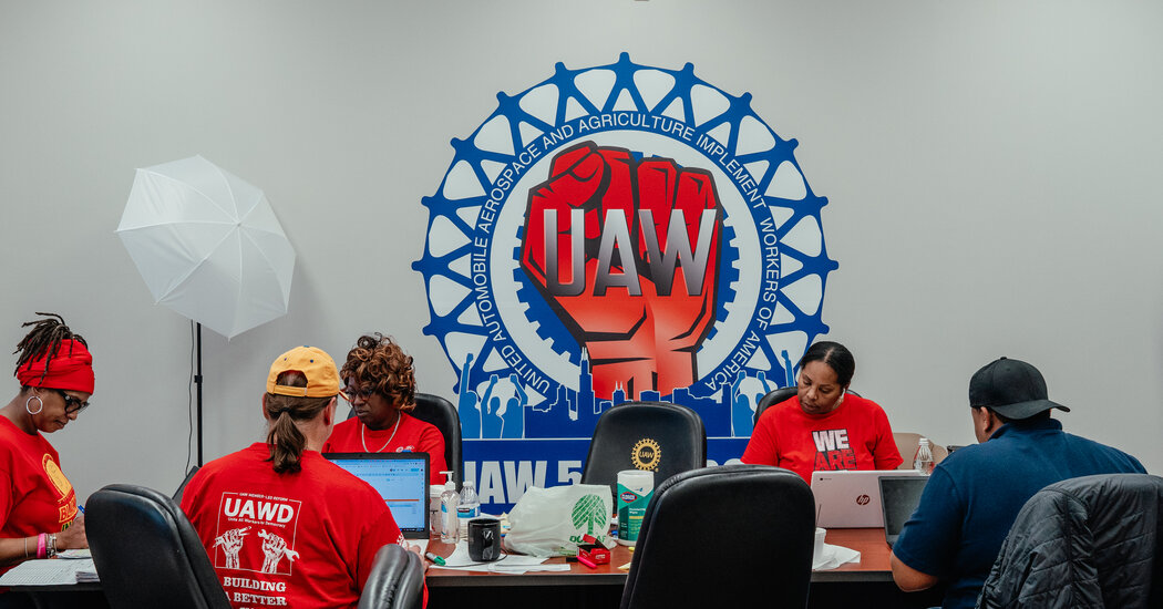 UAW Launches Historic Drive to Unionize Nonunion Auto Plants