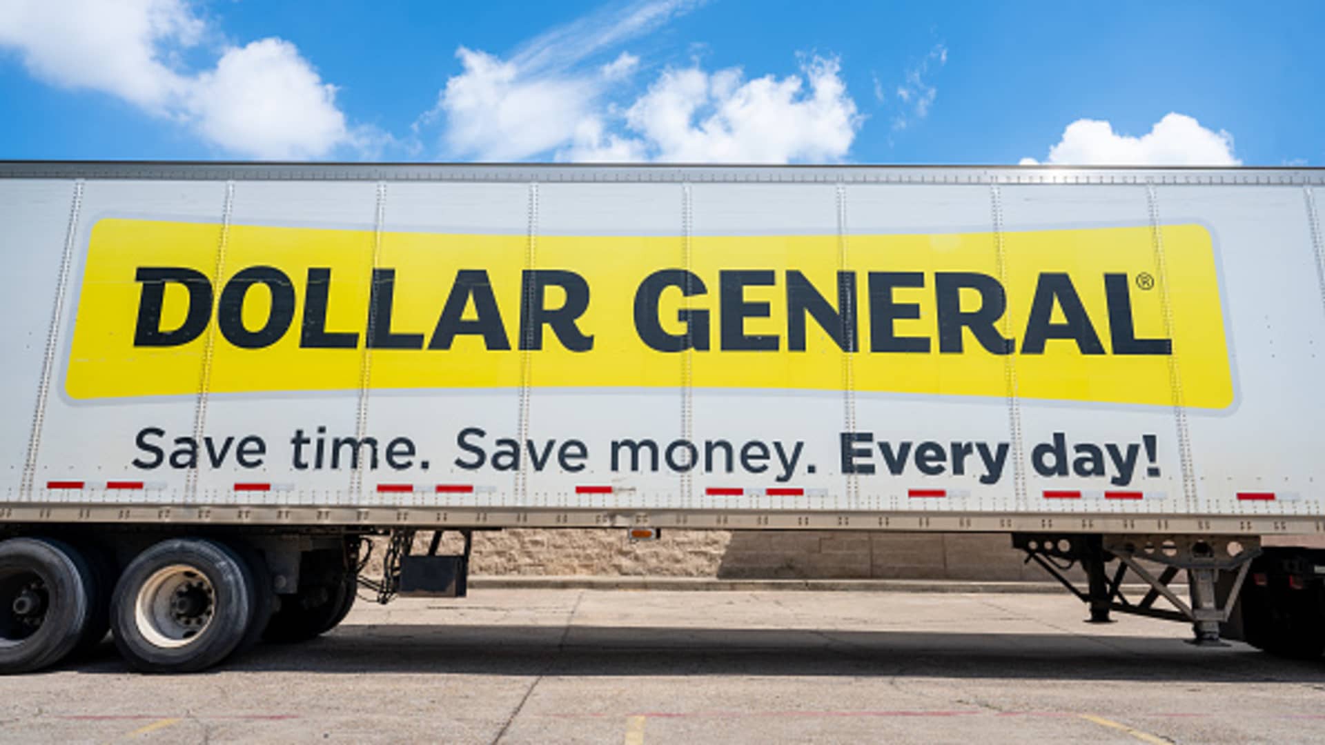 Featured image for Dollar General Soars on Strong Sales and Upgraded Outlook