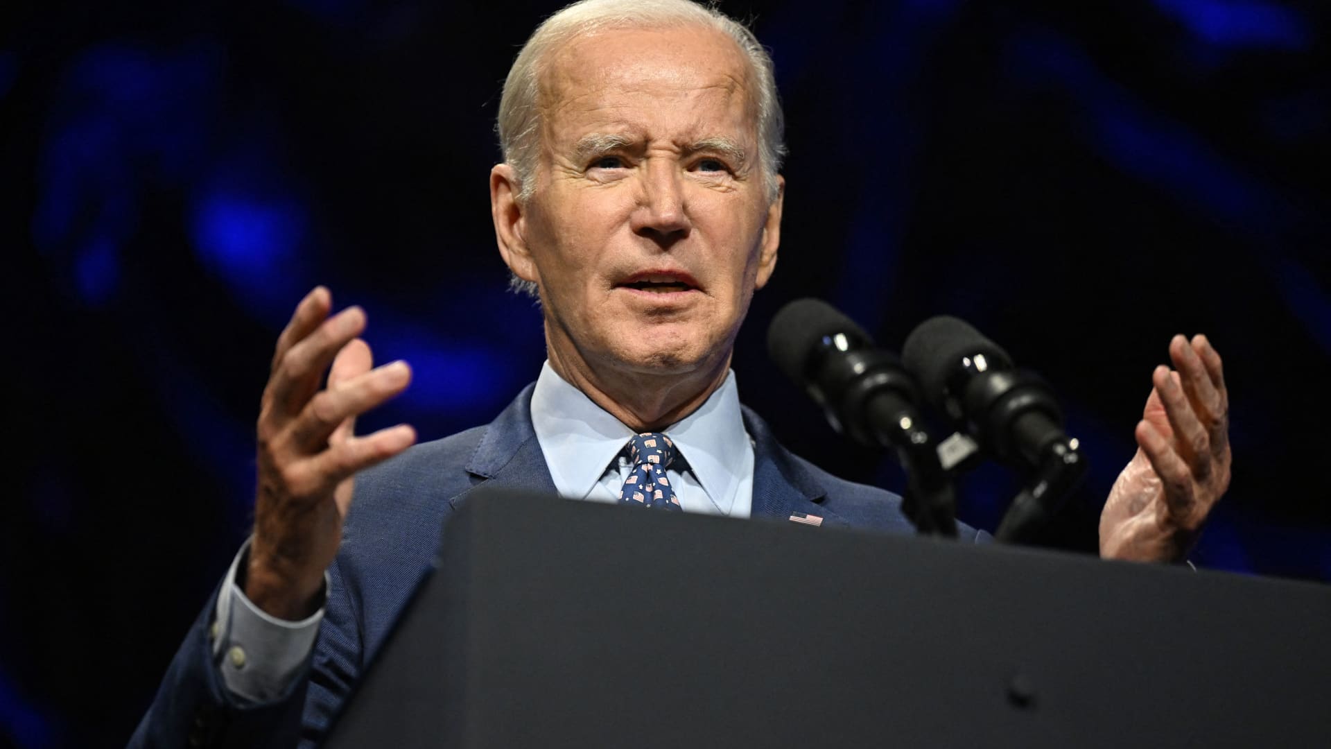 Featured image for Biden highlights pro-union and economic policies at campaign rally.