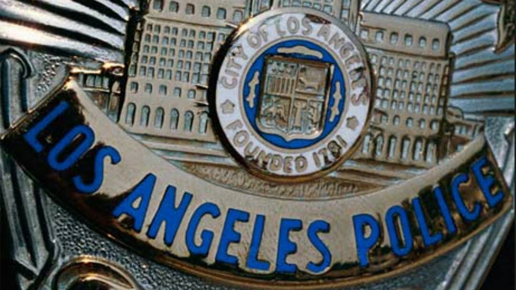 LA police officers sue website owner over alleged bounty.