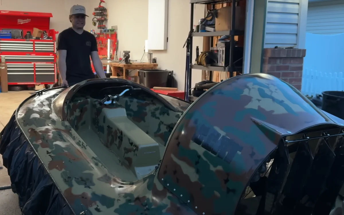 Featured image for American Restores 1989 Hovercraft Abandoned for 20 Years