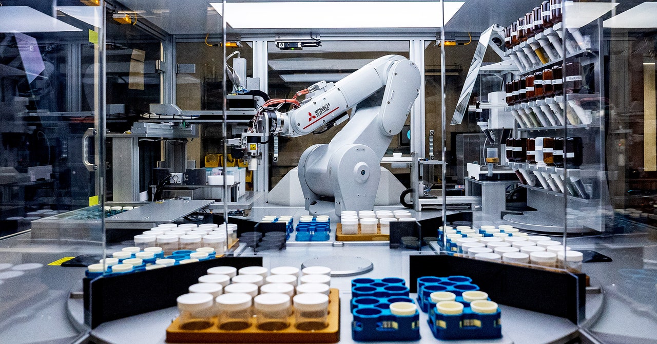 "Google DeepMind's AI Discovers Millions of New Materials, Now Faces the Challenge of Production"