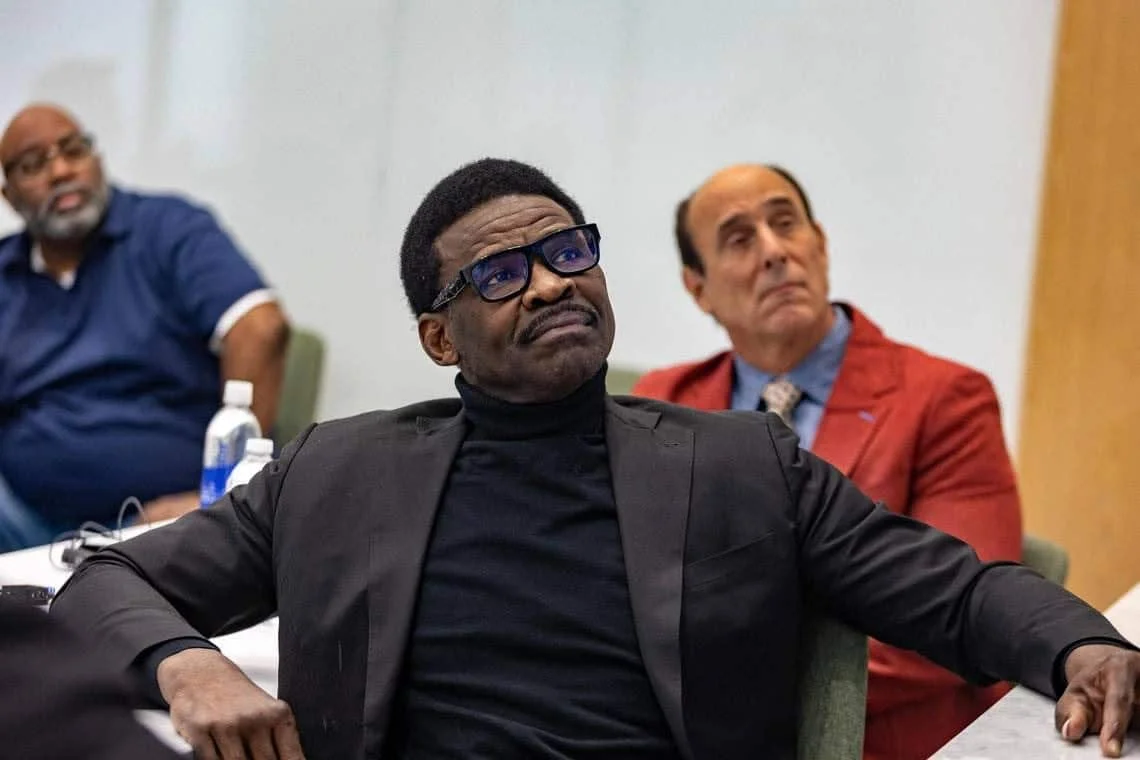"Surveillance footage of Michael Irvin's Marriott incident revealed in press conference"
