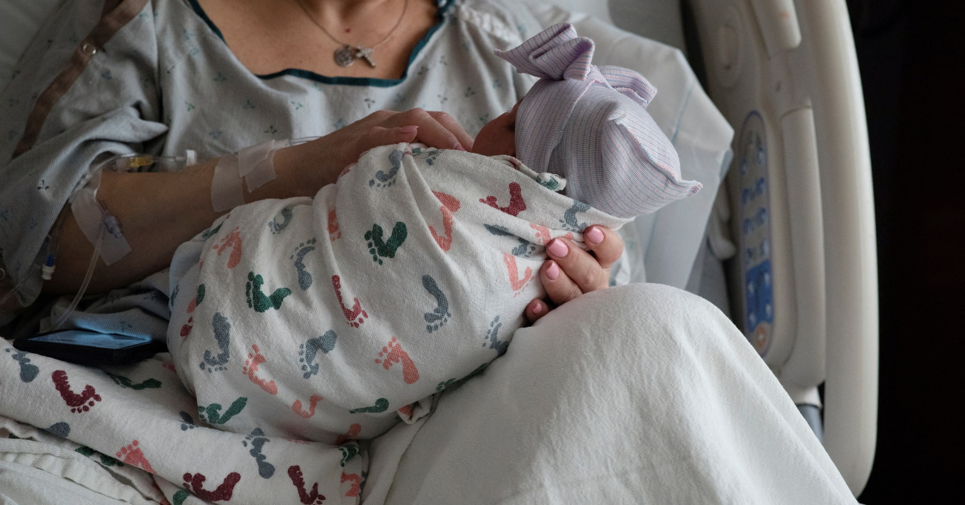 "OECD Report: Birth Rates Halve in Rich Countries, Israel Leads with 2.9"