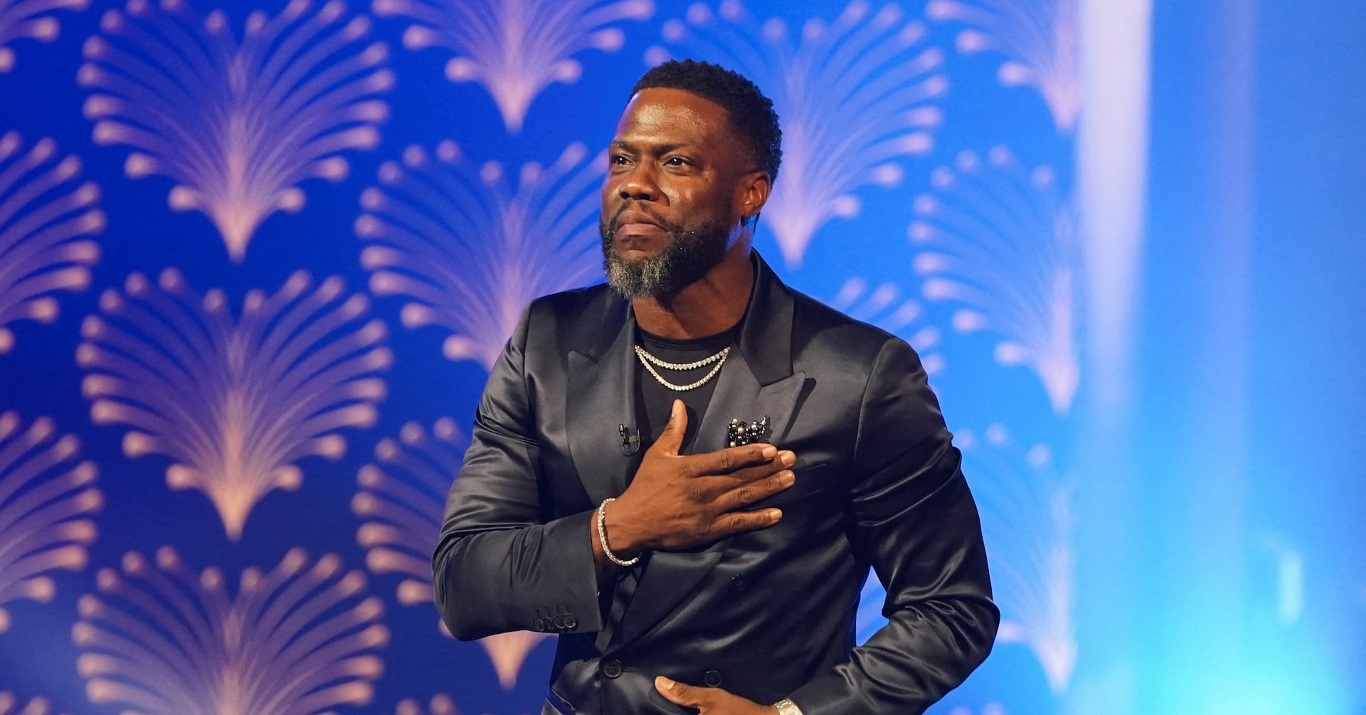 Featured image for "Kevin Hart's Mark Twain Prize Tribute: A Night of Roasts and Reverence"