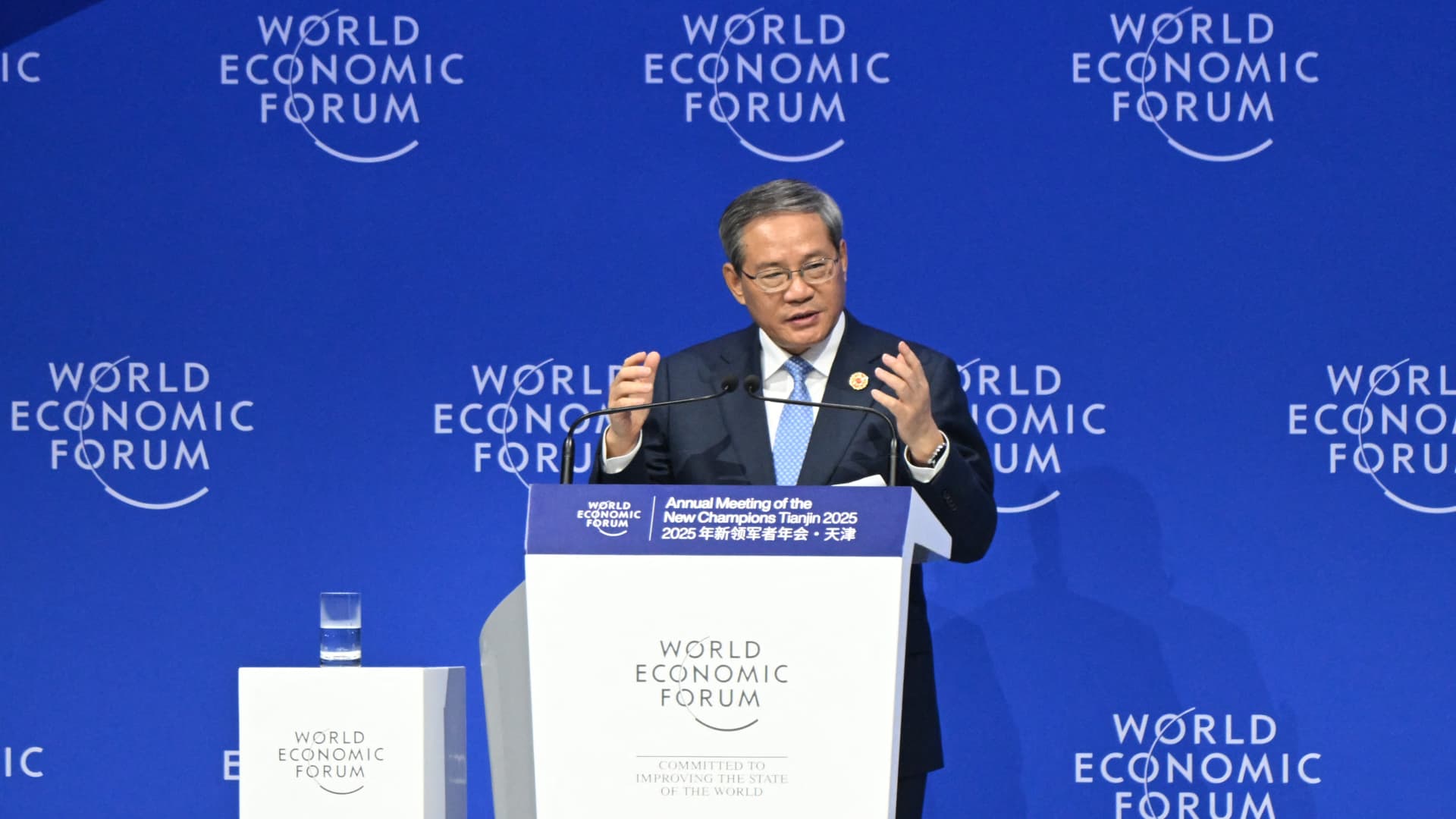 Featured image for China's Li Qiang Highlights Consumption Growth at 'Summer Davos'